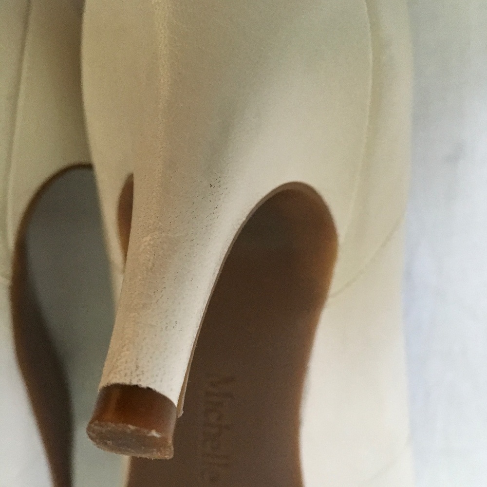 MICHELLE D Leather Heels Pumps Size 9 Cream Bone - Picture 7 of 9
